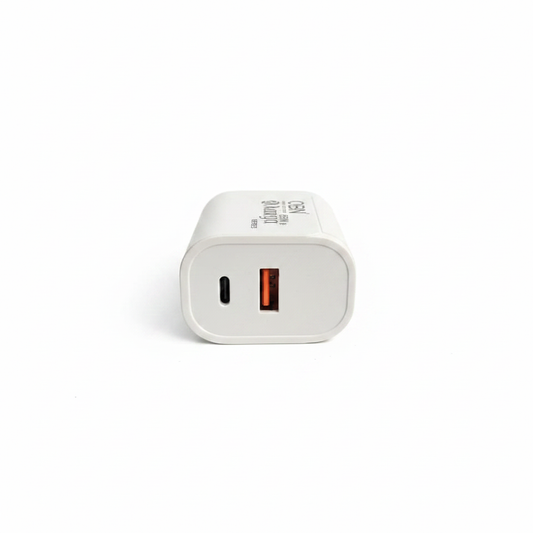 OBN OB-59 65W charger ports view – white background